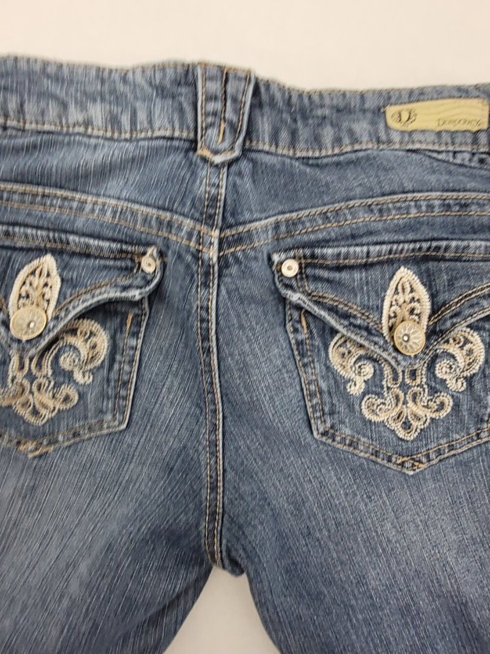 Democracy Jean Capris Women's 4 Blue Distressed Embellished Pockets Stretch - Picture 12 of 13